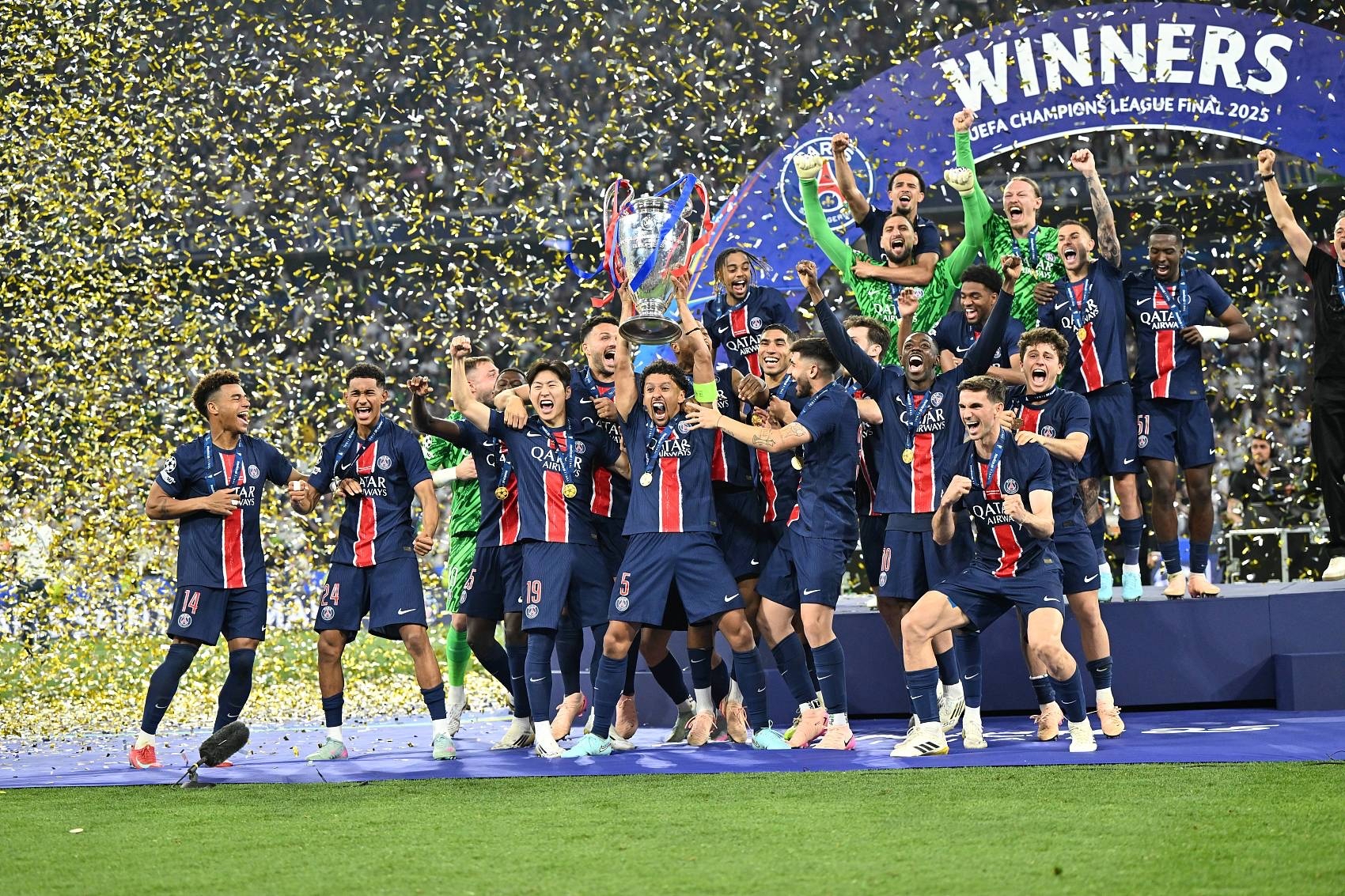 包含德罗巴连续十五场比赛得分超过重要助攻，巴黎圣日耳曼不断突破！再创辉煌时刻的词条爱游戏对战平台