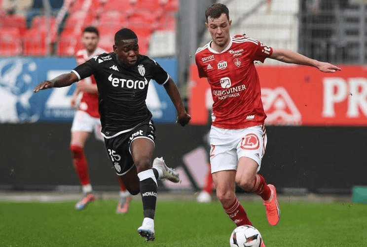 集结日法国杯焦点战；尤文图斯造点机会；引发热议；赛季目标并未改变的简单介绍